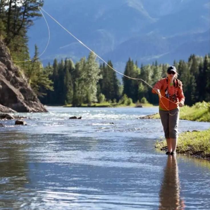 Pesca con mosca en un río andino