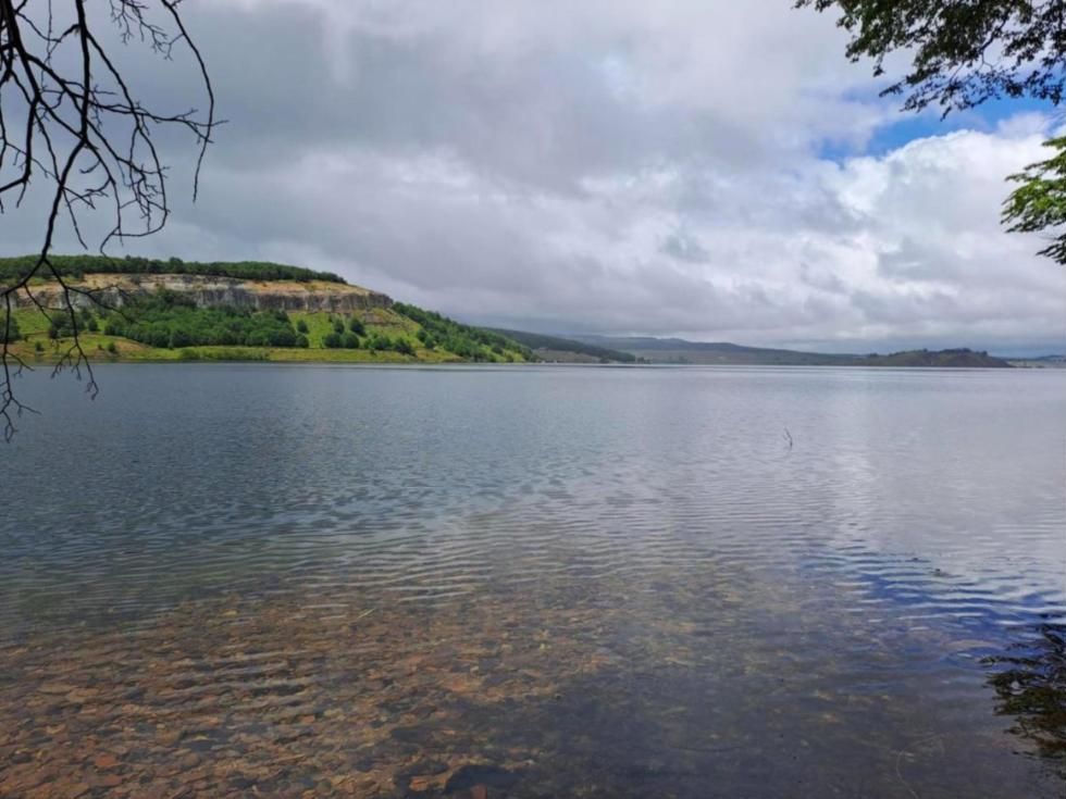 Aguas cristalinas del Lago Pollux
